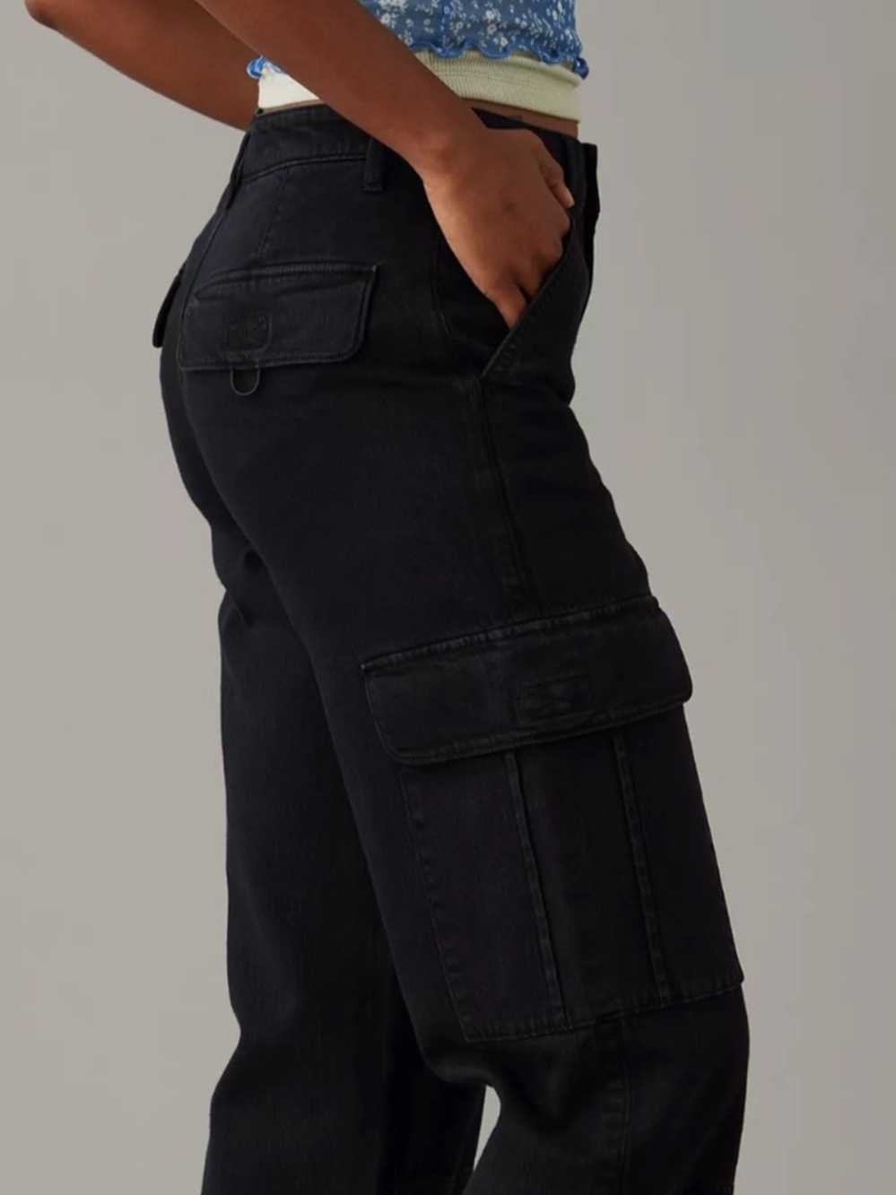NWT American Eagle High Rise Baggy Wide Leg Cargo Jeans Stretch Black 6 Short - Picture 4 of 9